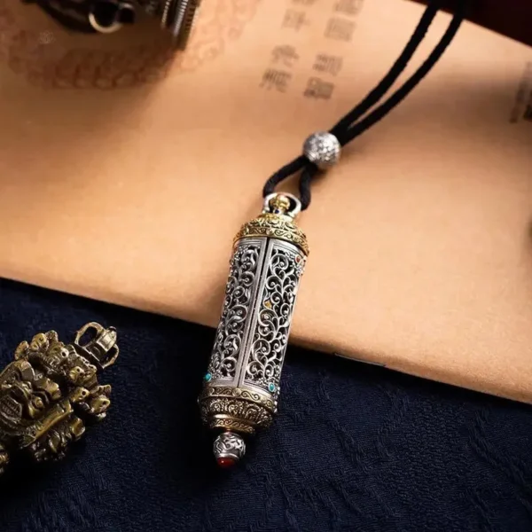 Amulette élaborée pour le bien-être intérieur