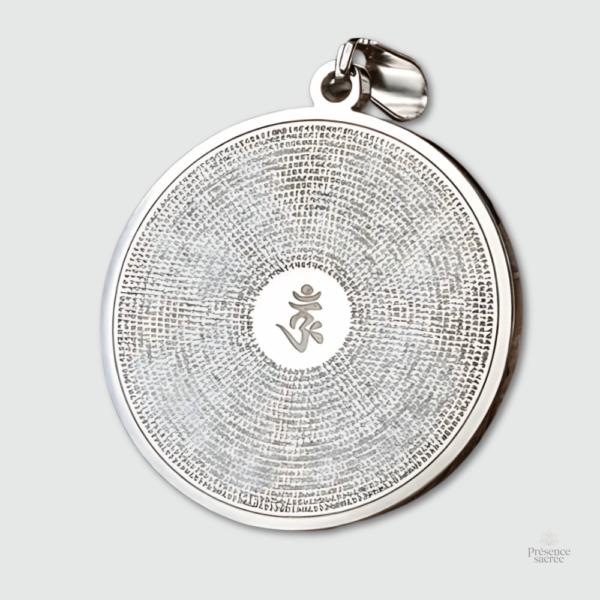Amulette Bouddhiste Om traditionnelle et symbolique