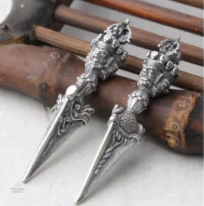 Accessoire sacré, amulette Phurpa pour méditation