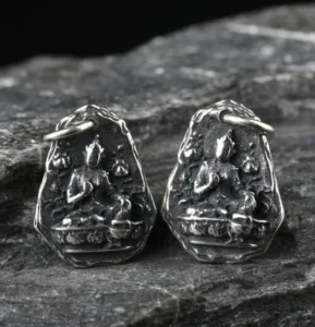 Offrez une amulette bouddhiste, argent raffiné