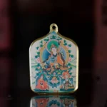 Amulette bouddhiste artisanale apportant sérénité