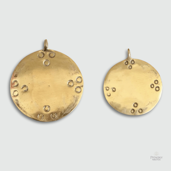 Amulette tibétaine en laiton, symbole de sérénité