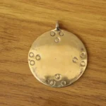 Bijou en laiton, amulette spirituelle tibétaine