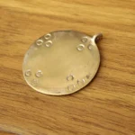 Amulette de méditation en laiton, design unique