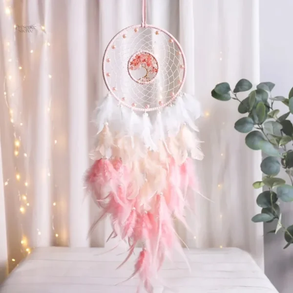 Attrape-rêve blanc et rose décoratif