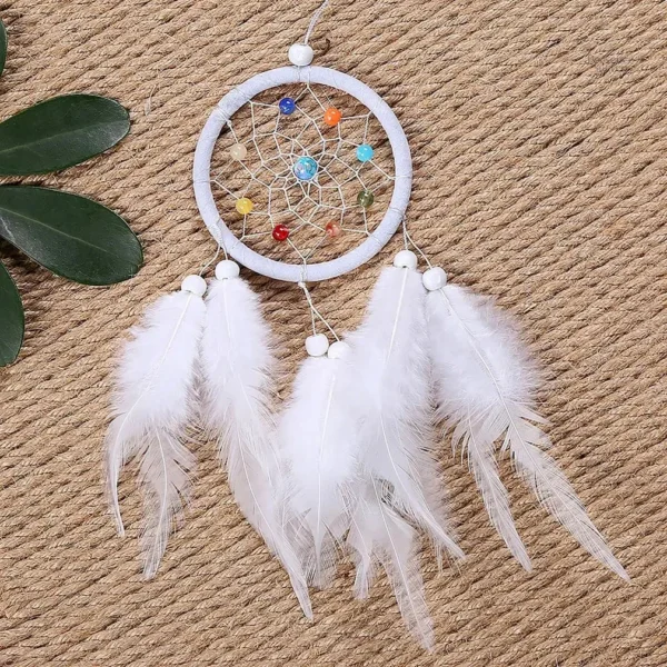Attrape rêve blanc en plumes décoratives