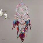 Capteur de rêves indien avec motifs élaborés et colorés