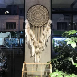 Attrape-rêve lumineux avec design mystique