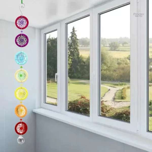 Capteur de rêves décoratif aux couleurs vibrantes