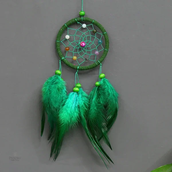 Capteur de rêves en plume, design délicat et naturel