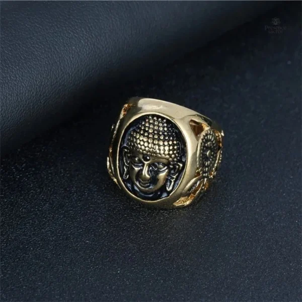 Bague en argent représentant Bouddha