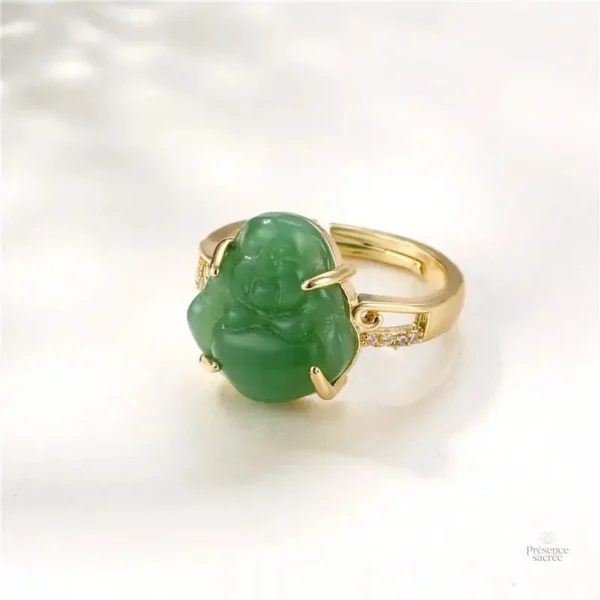 Bague en pierre jade, symbole de paix et sérénité