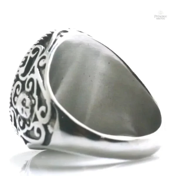 Bague en argent représentant le Bouddha thaï