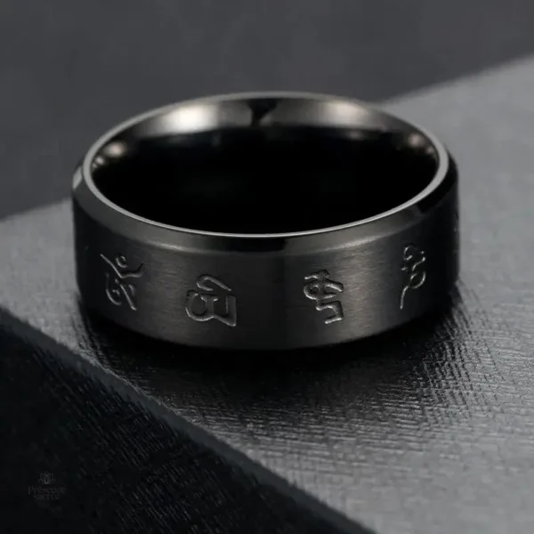 Bague en métal avec symbole bouddhiste