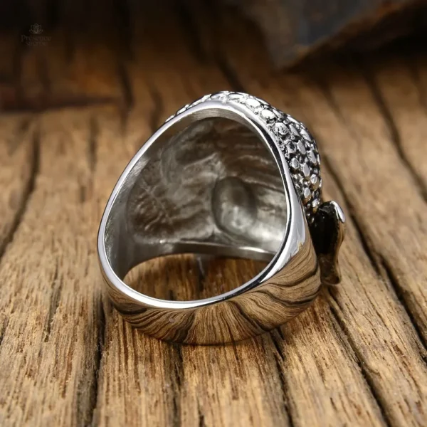 Bague spirituelle avec motifs bouddhistes, symbole de chance