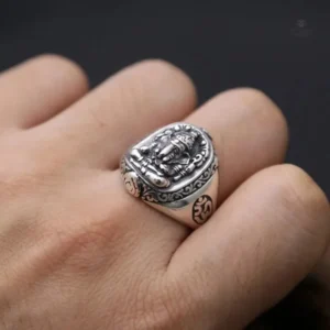 Bague en argent représentant Ganesh, iconique et design