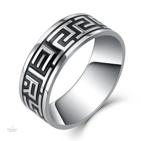 Bague en métal décorée de motifs bouddhistes