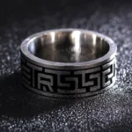 Bague Bouddhiste au design simple et apaisant