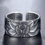 Accessoire spirituel masculin, bague Lotus inspirante
