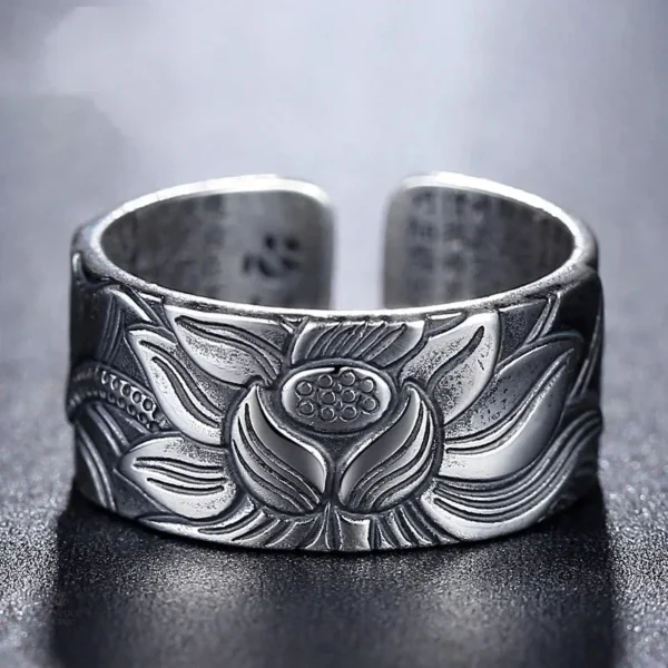 Accessoire spirituel masculin, bague Lotus inspirante