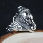 Bague artisanale inspirée de Ganesh, parfaite pour les adeptes du bouddhisme