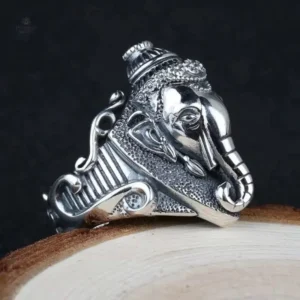 Bague artisanale inspirée de Ganesh, parfaite pour les adeptes du bouddhisme