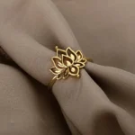 Bague Lotus, symbole de pureté et d'illumination