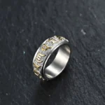 Bague Mantra, accessoire spirituel en argent