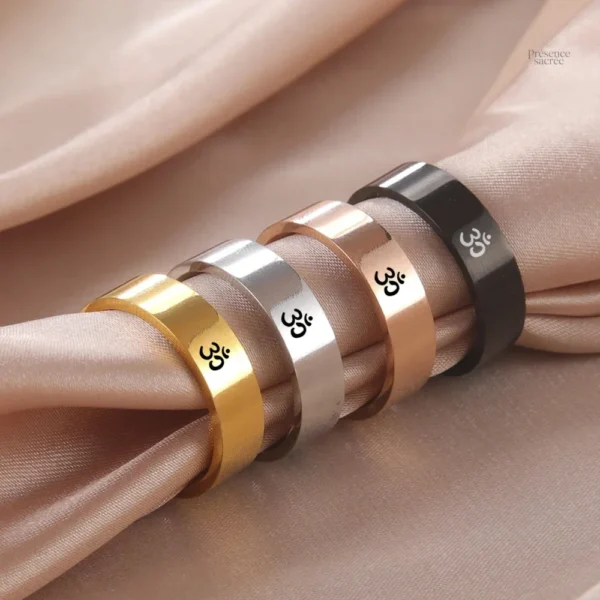 Bague Om en argent, design bouddhiste élégant et apaisant