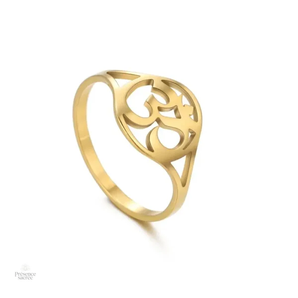 Bague Om Or - Accessoire spirituel raffiné