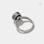 Bague Om Tournante, reflet de sérénité et spiritualité