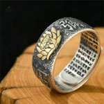 Accessoire spirituel : bague ouverte avec symbolique bouddhiste