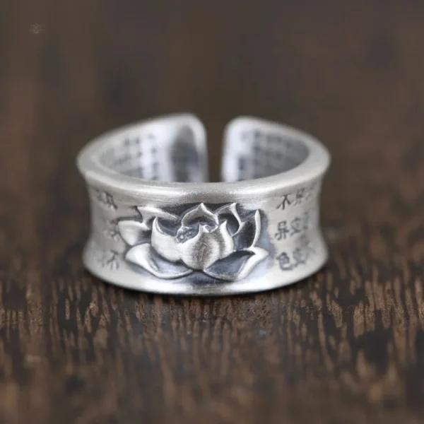 Bague Sutra, un symbole de paix intérieure