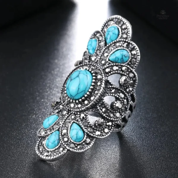 Bague femme de style tibétain avec motifs traditionnels