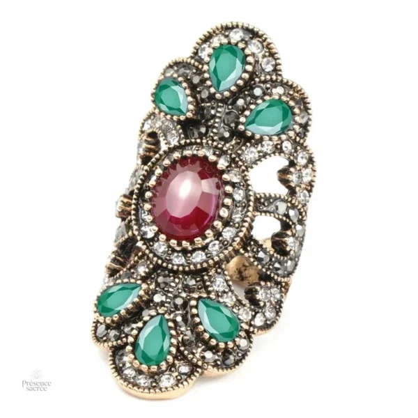 Bague bouddhiste élégante pour un look zen