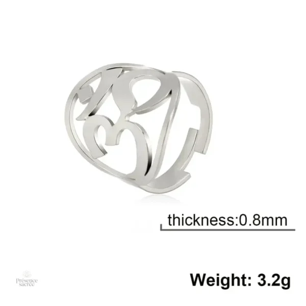 Bague Yoga Om, expression de la paix intérieure et de l'équilibre