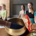 Bol chantant tibétain artisanal, émet des vibrations apaisantes