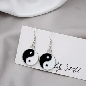 Boucles d'oreilles yin yang en métal moderne