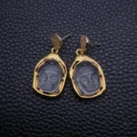 Boucles d'oreilles élégantes Bouddha or et pierre