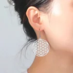 Boucles d'oreilles délicates en forme de fleur