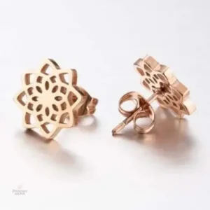 Fleurs de vie en boucle d'oreille, élégance discrète