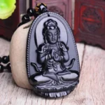 Bijou en obsidienne représentant le Bouddha
