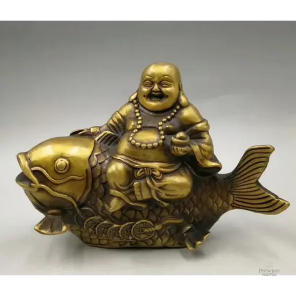 Sculpture Bouddha joyeux et carpe Koi en décor