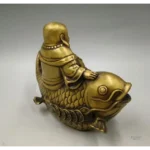 Bouddha rieur artisanal avec éléments carpe Koi