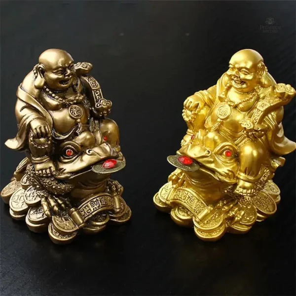 Statue artistique de Bouddha rieur sur un crapaud symbole de prospérité