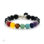 Accessoire bien-être : bracelet chakras et arbre symbolique