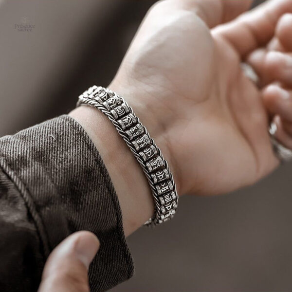 Bracelet Mantra en argent, style zen et apaisant