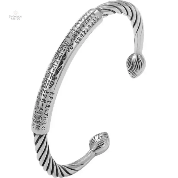 Bijou traditionnel bouddhiste en argent massif