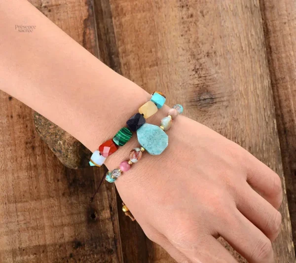 Bracelet 7 chakras avec perles naturelles et design bohème