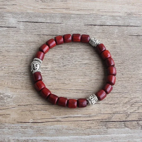 Bracelet en bois naturel inspiré par la philosophie Bouddhiste